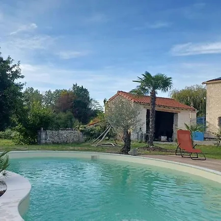 Appartement Dans Les Vignobles Cierzac Exterior photo